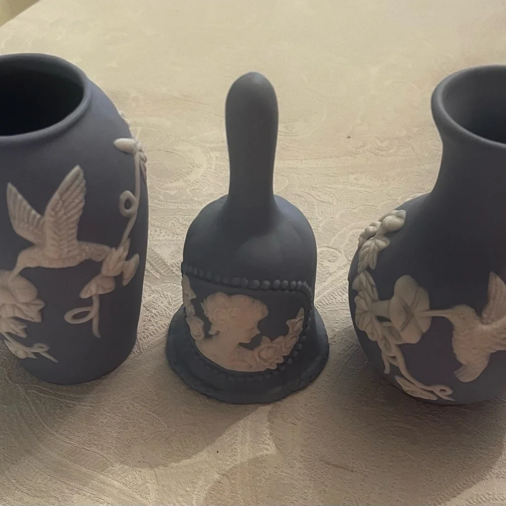 Blue and White Vase and Bell Set - Picture 1 of 5